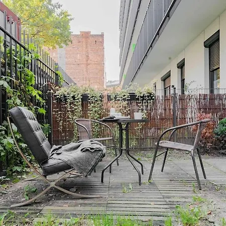 Apartament Praga North -Patio And Parking Near Warsaw East Zewnętrze zdjęcie
